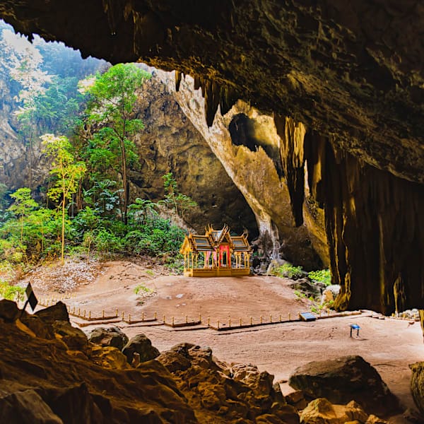 Bangkok and Hua Hin: Temples, tuk-tuks, beaches!